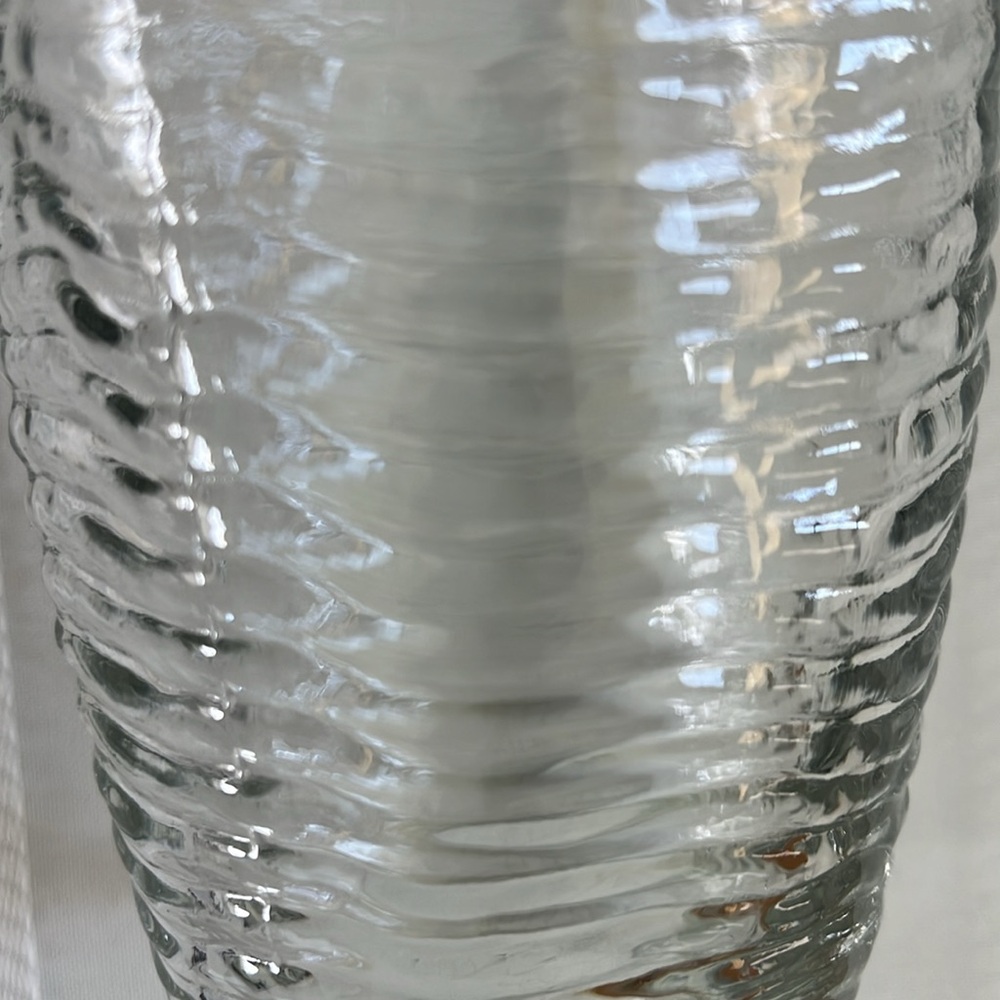 3 Clear Glass Vases Vintage Heights: 9" / 9" / 7.5" - Picture 10 of 13